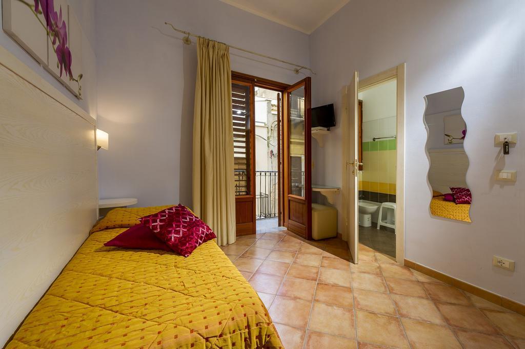 Badia Rooms & Breakfast Castellammare del Golfo Habitación foto